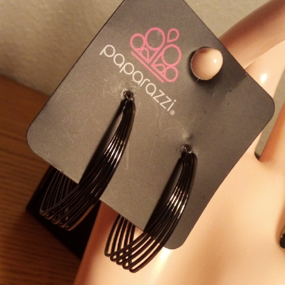 Paparazzi Black and Gold Gradient Multi-Strip Hoop Earrings - Picture 4 of 5